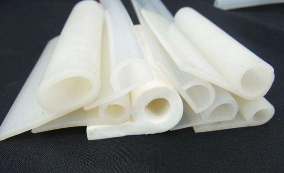 Various Shaped Extruded Silicone Rubber Profiles High Tear Strength For Freezers